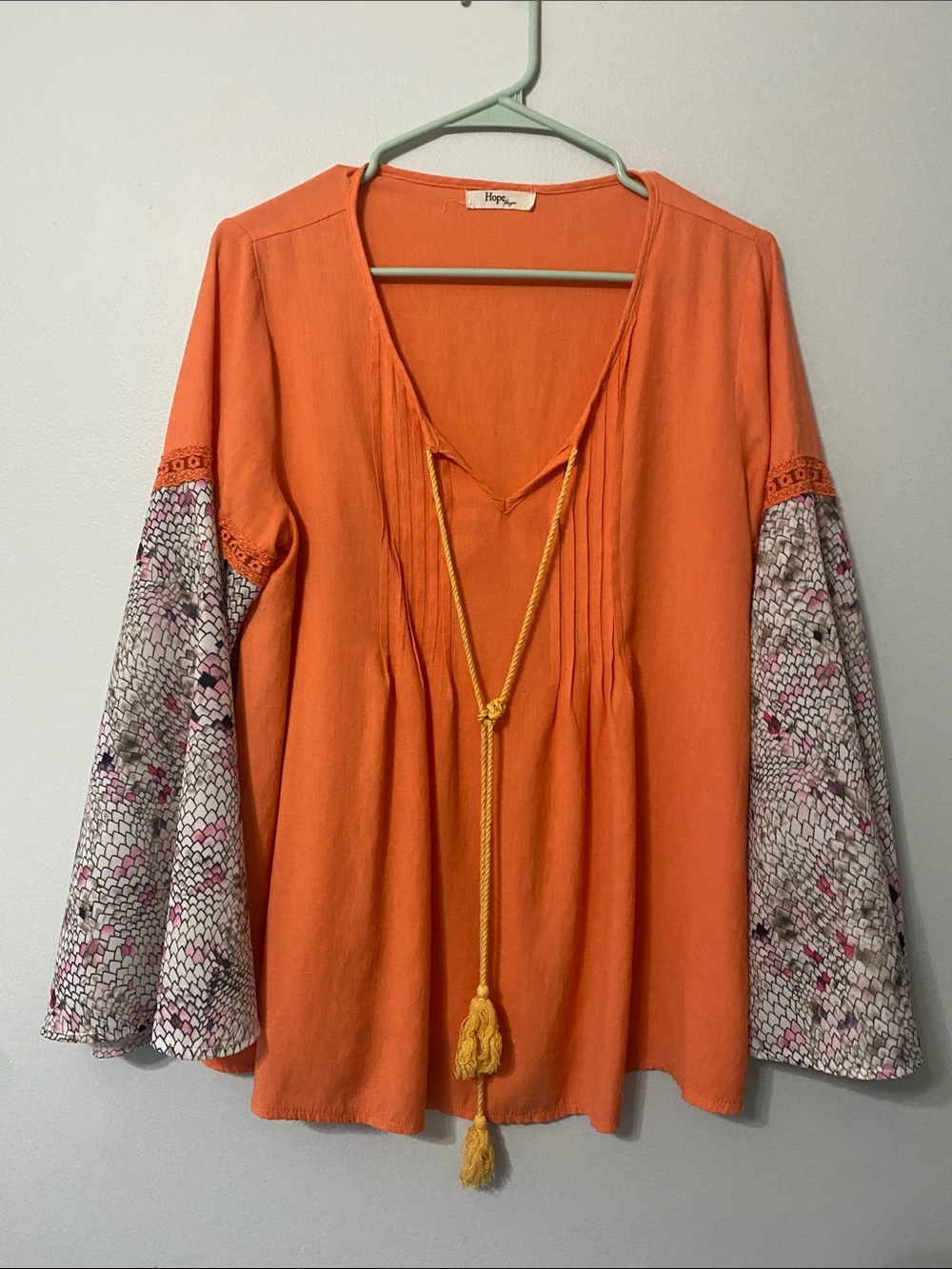 HOPE HORIZON Hippie-style Orange Peasant Tunic with Printed Bell Sleeves